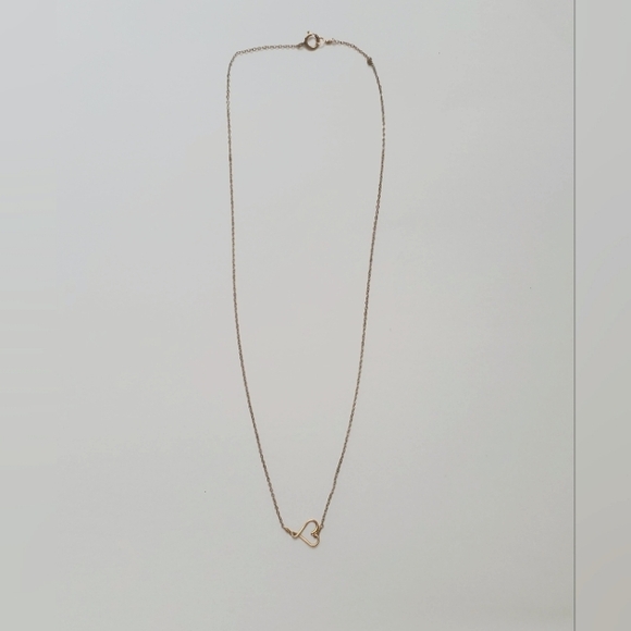 One-of-a-kind 14k gold dainty heart necklace - Picture 4 of 7
